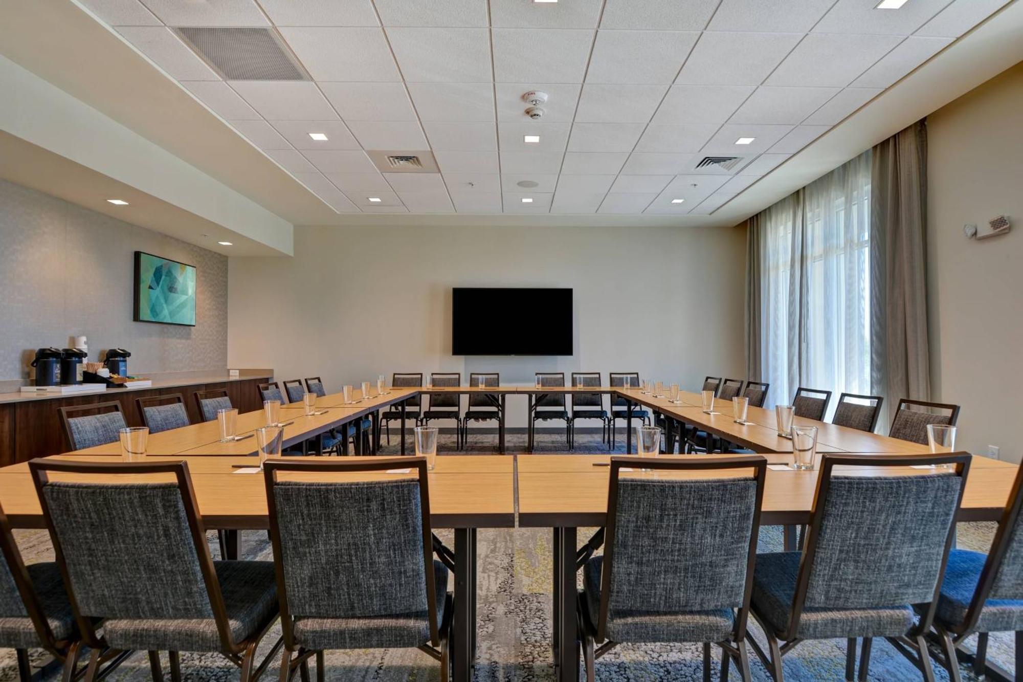 Courtyard By Marriott Jackson Madison Hotel Bagian luar foto
