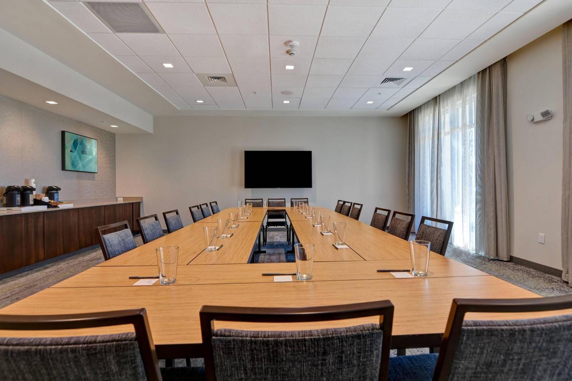 Courtyard By Marriott Jackson Madison Hotel Bagian luar foto