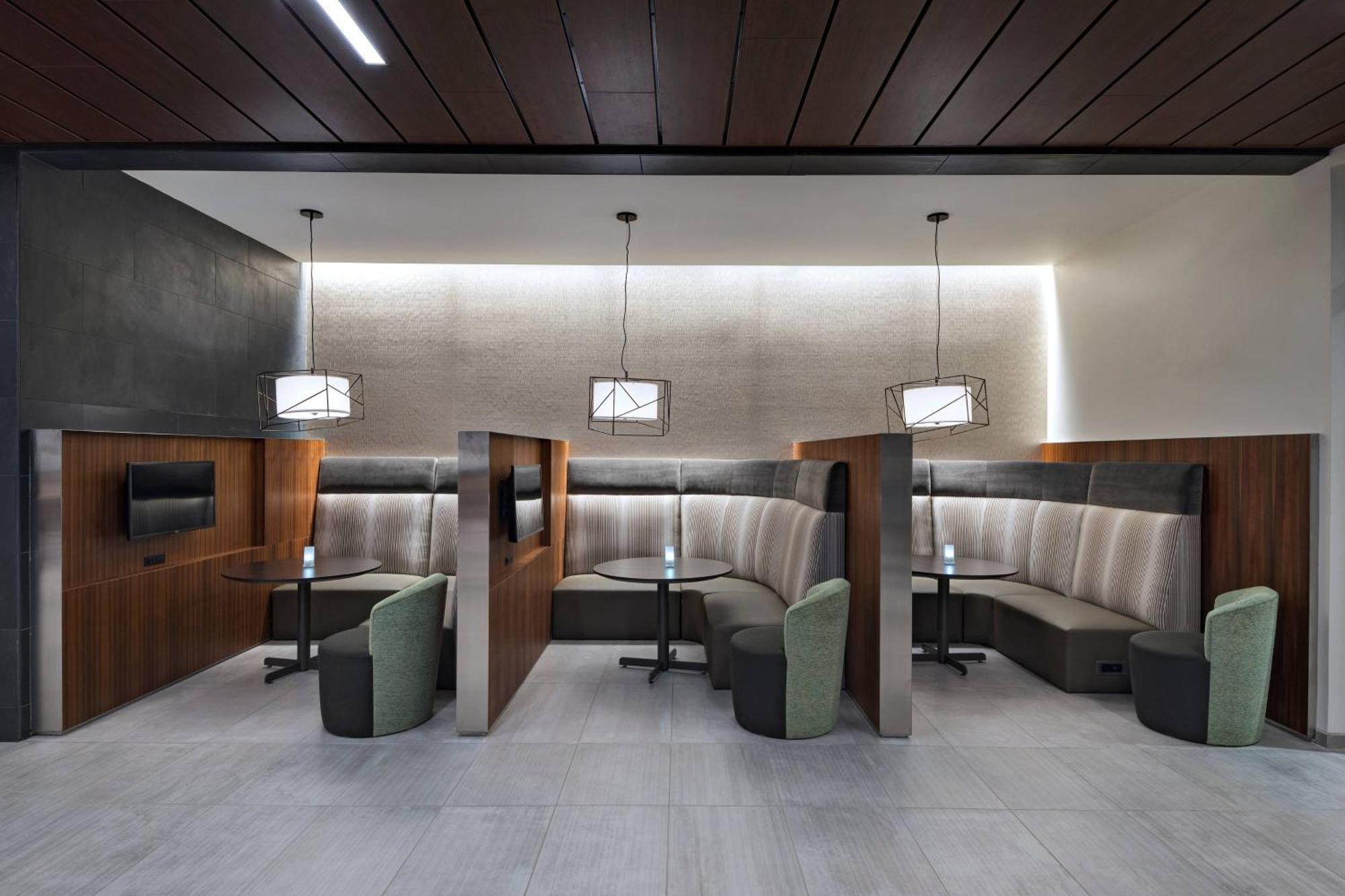 Courtyard By Marriott Jackson Madison Hotel Bagian luar foto