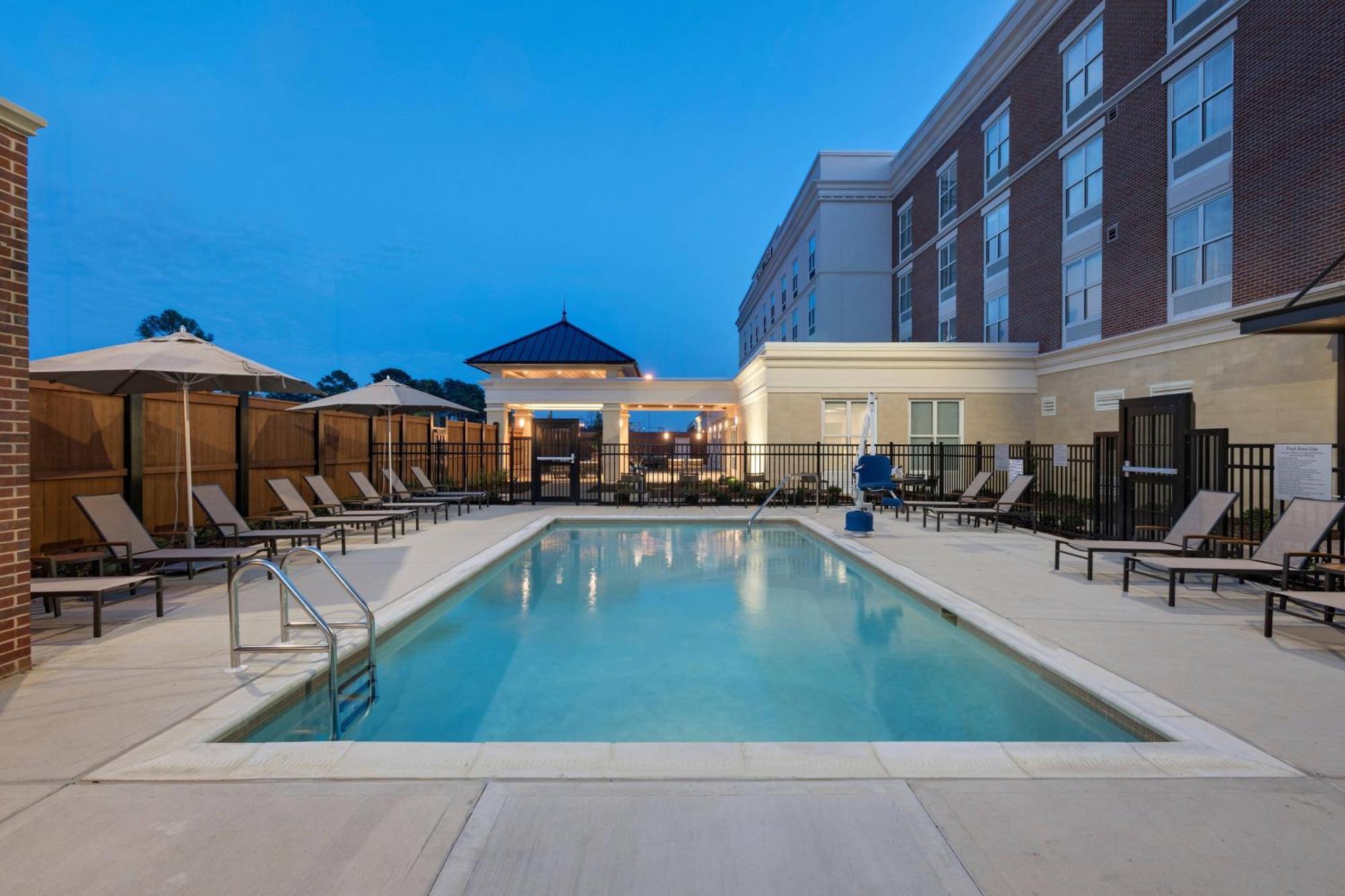 Courtyard By Marriott Jackson Madison Hotel Bagian luar foto